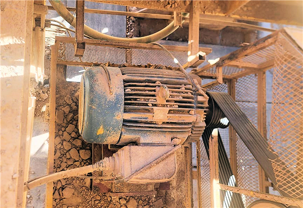 Used Hr International 60" W X 30' L Vibrating Grizzly Feeder)
